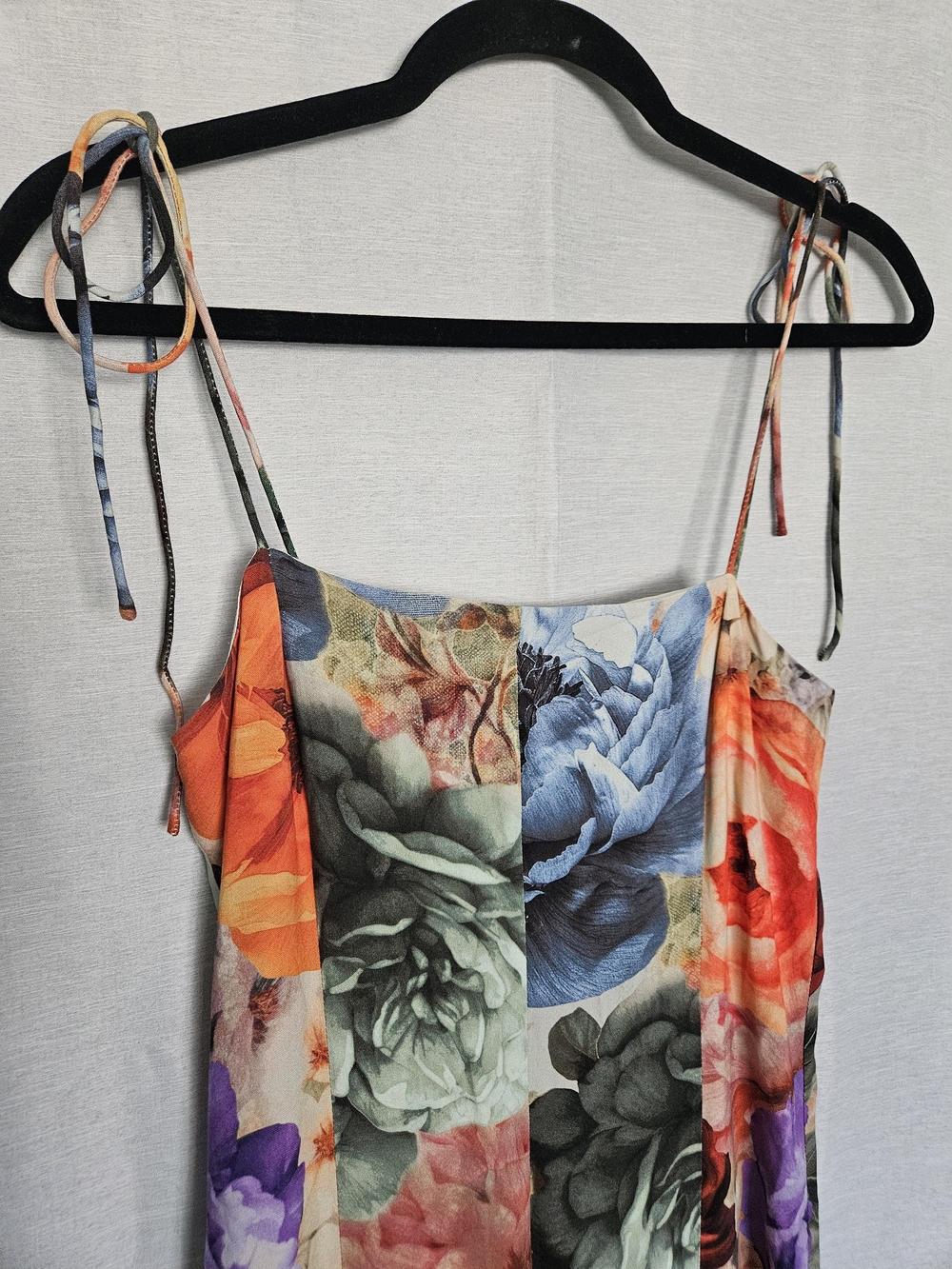 Alice + Olivia Jeanette Pleated Floral-Print Crepe de Chine Midi Dress Size 4 - Picture 5 of 9